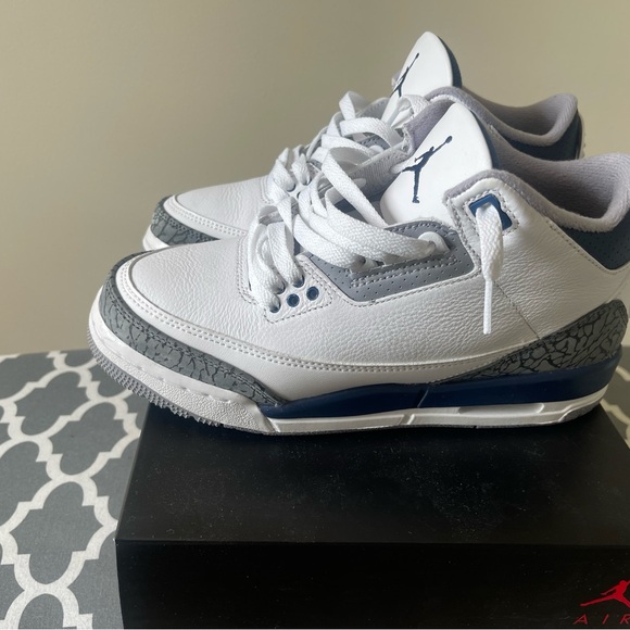Nike Air Jordan 3 Retro - Picture 4 of 5